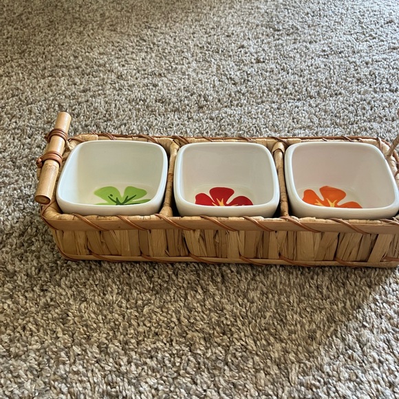 HOME Target White Ceramic dipping dishes With Basket and handles - Picture 3 of 7
